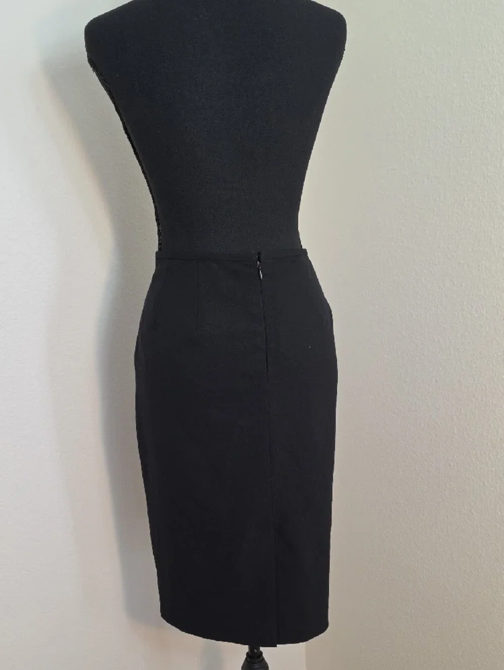 Calvin Klein Pleated Waist Cropped Skirt Suit | Black | Size 14